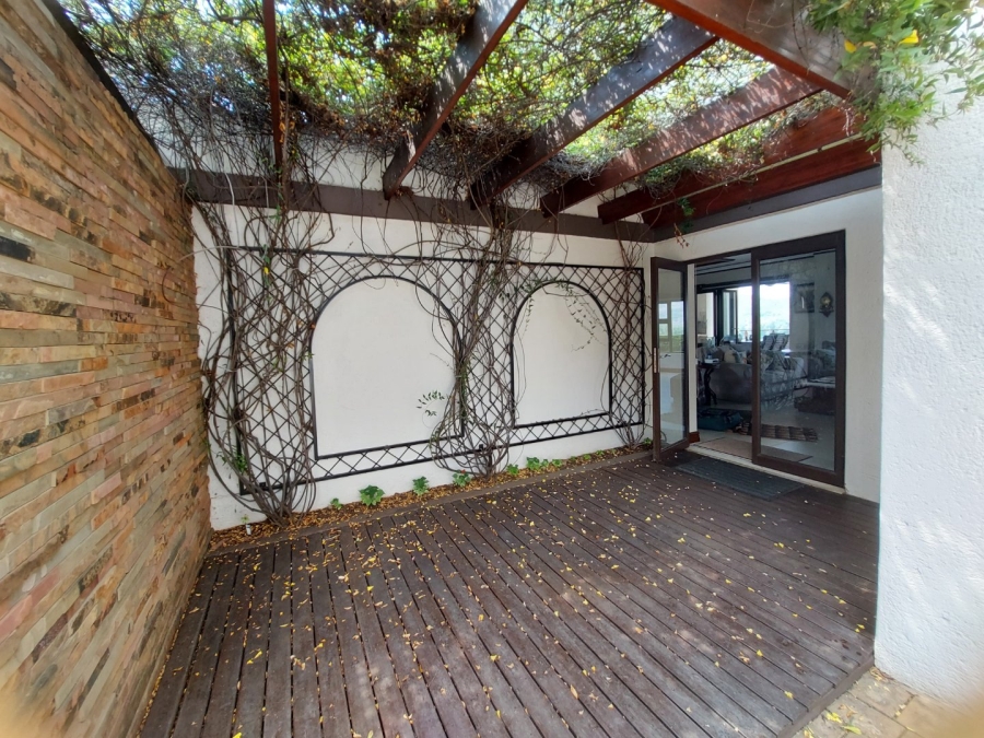 6 Bedroom Property for Sale in Birdwood Estate North West